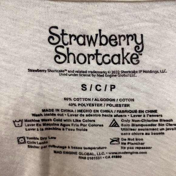 Strawberry Shortcake Berry Sunny House Graphic T-Shirt Small - Picture 4 of 4